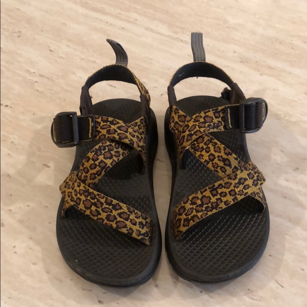 Girls shoes